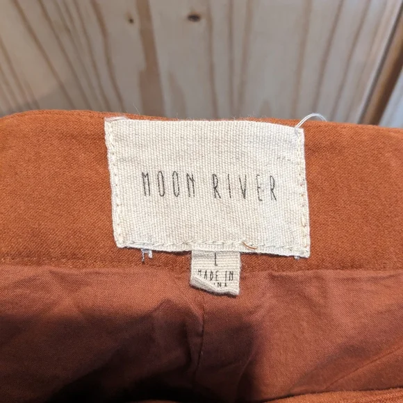 Lace-up faux suede shorts - Picture 3 of 5